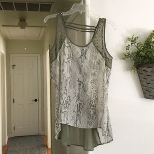Snake skin tank
